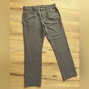 Callaway men’s golf pants.  Size 36 x 32.